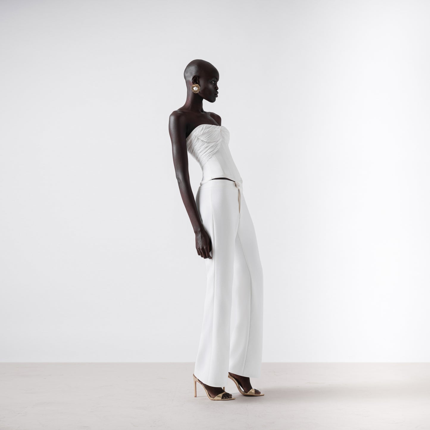 LOOK 23