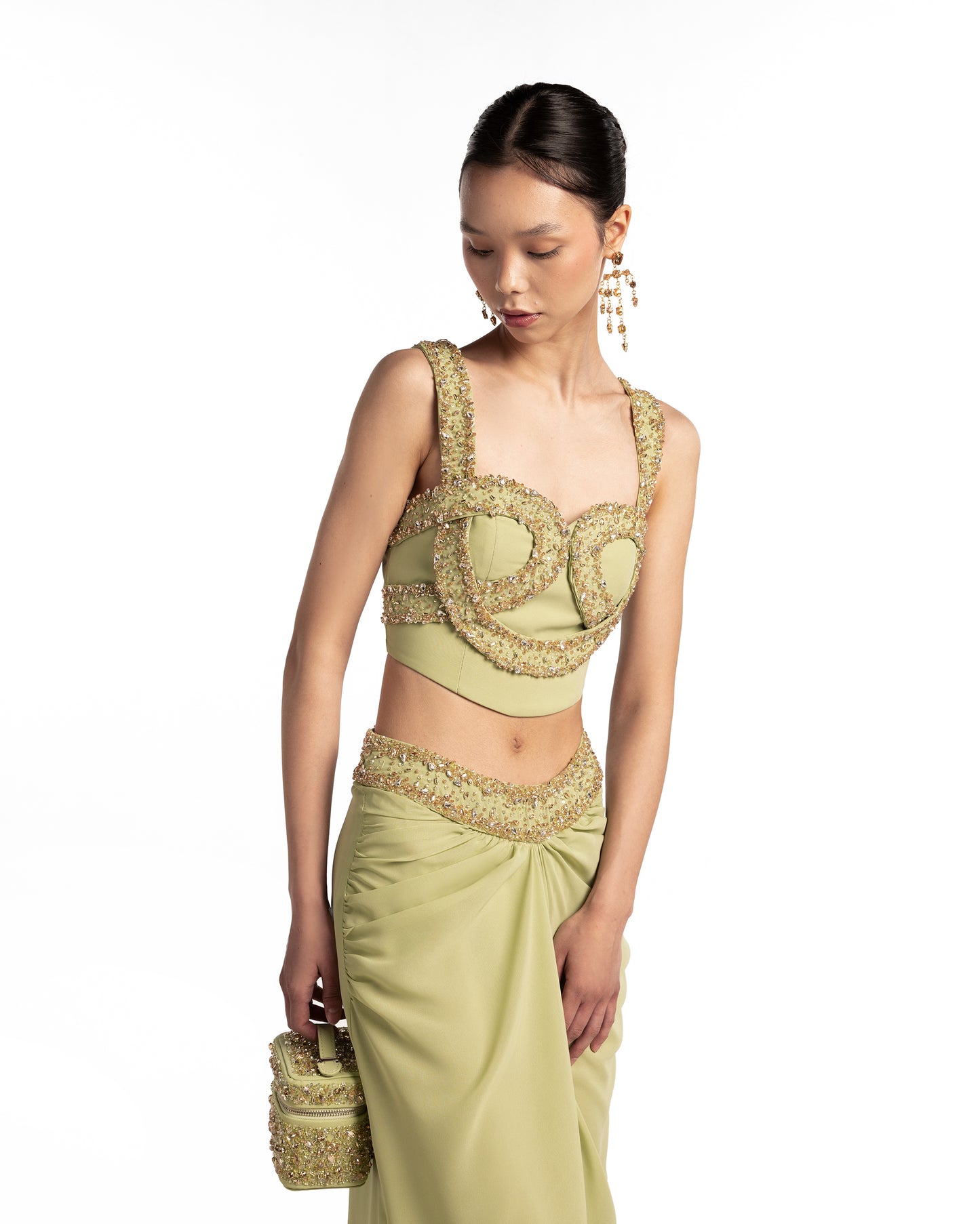 LOOK 19
