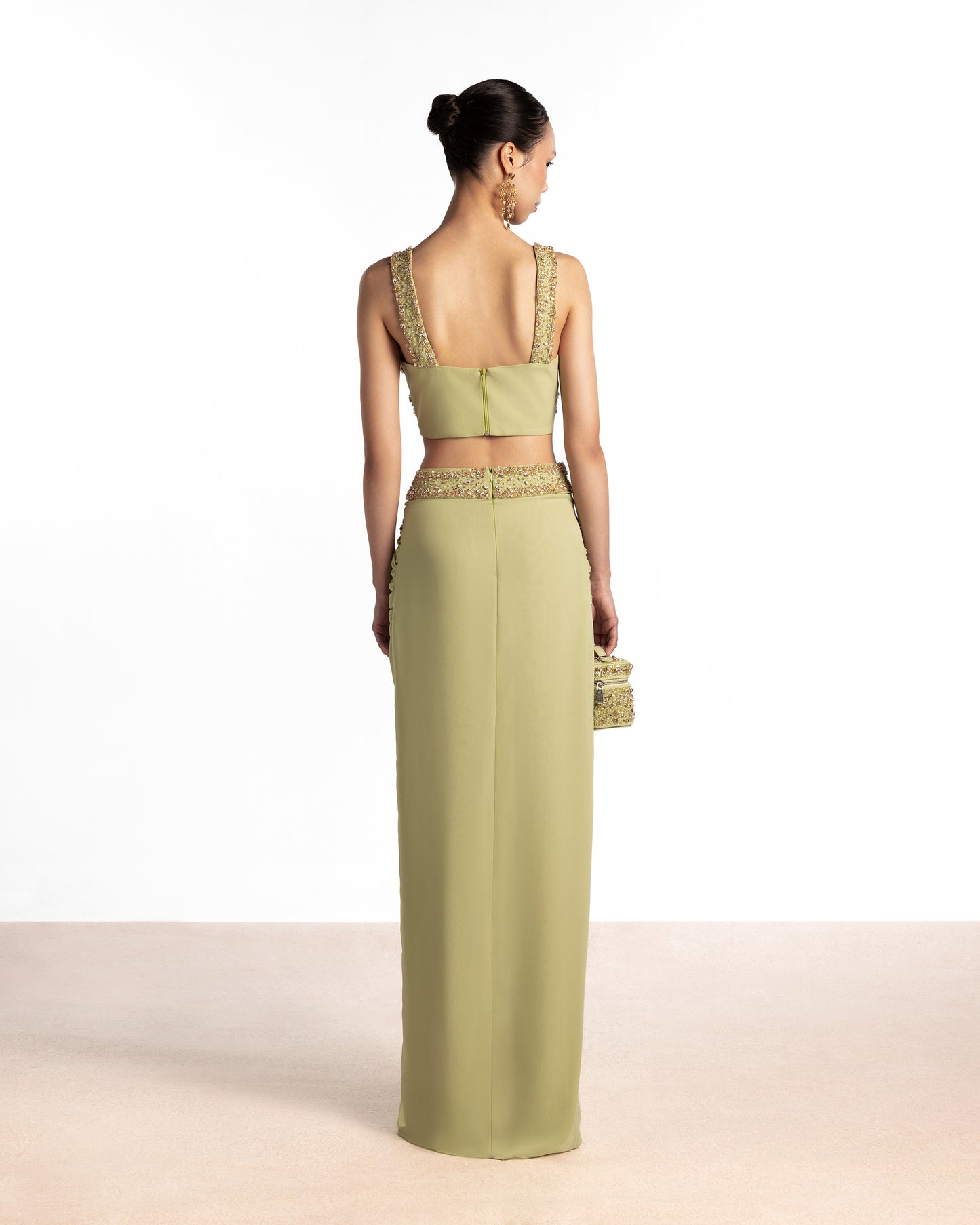 LOOK 19
